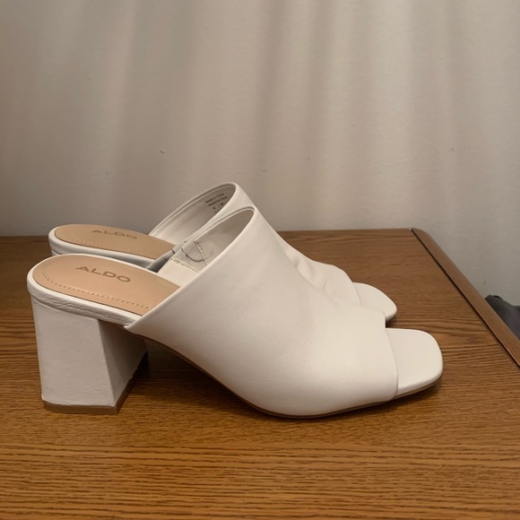 Shoes - Picture 4 of 6